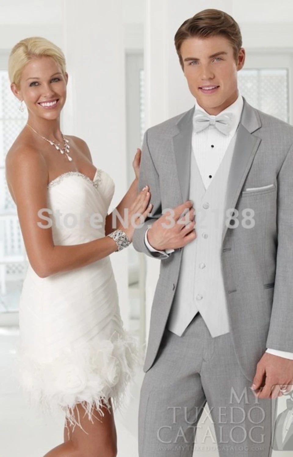 Серый свадебный костюм