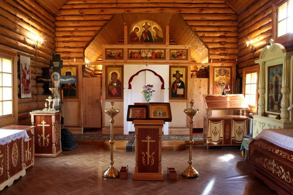 Старообрядческая церковь внутри
