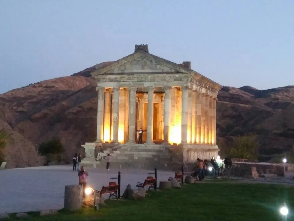 Храм митры армения