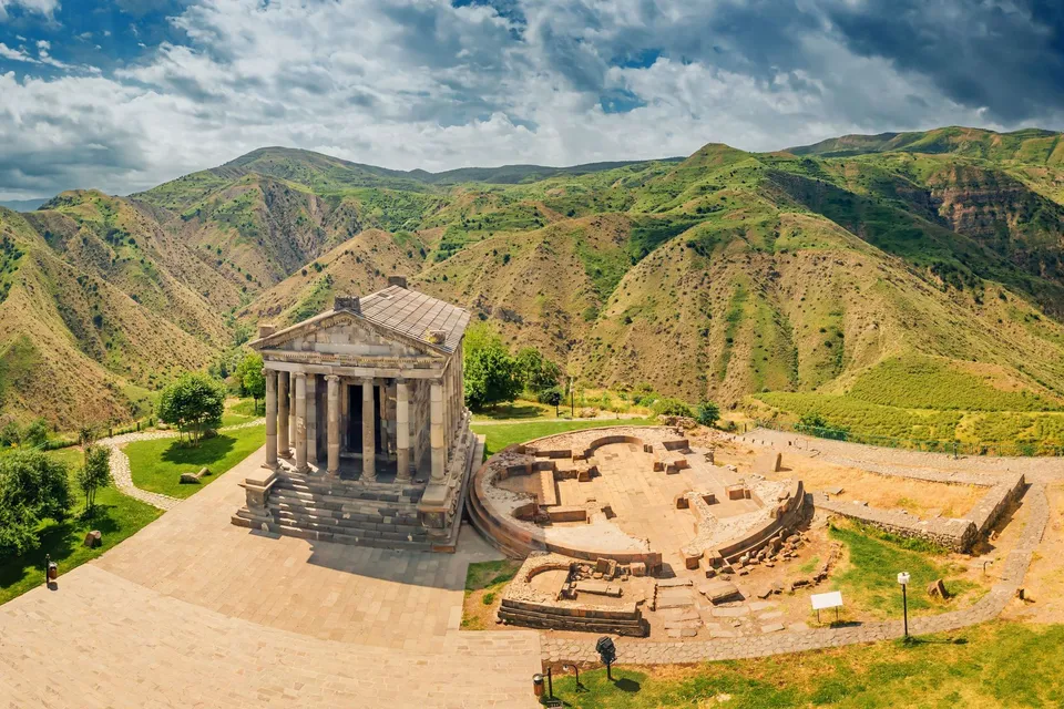 Ереван храм гарни