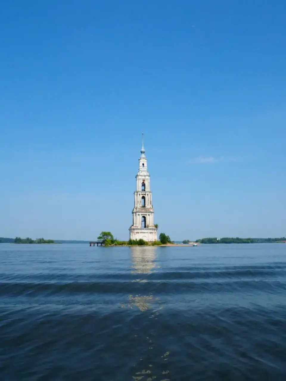 Калязин церковь в воде