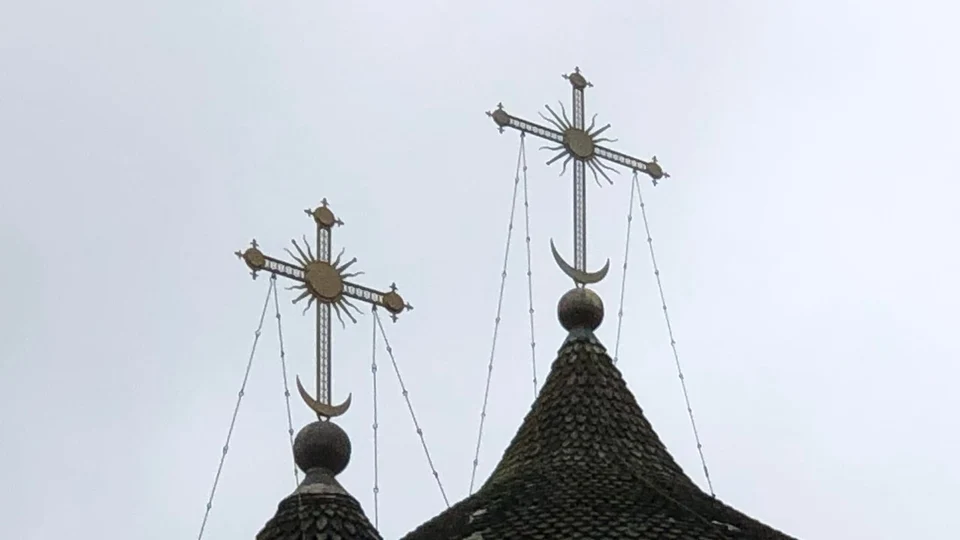 Новгородский накупольный крест с храма