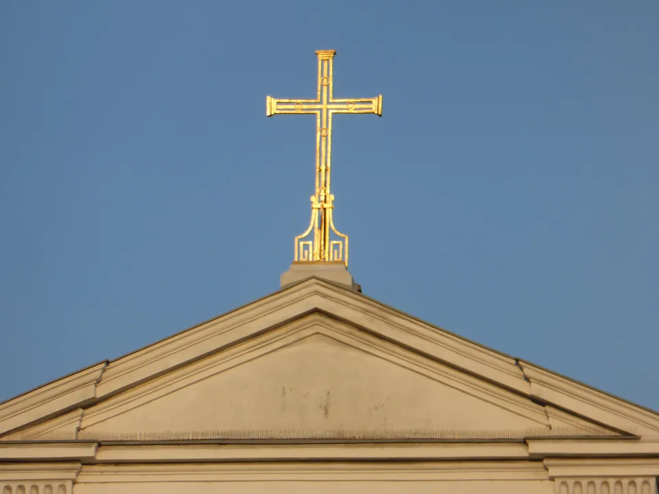 Католическая церковь крест