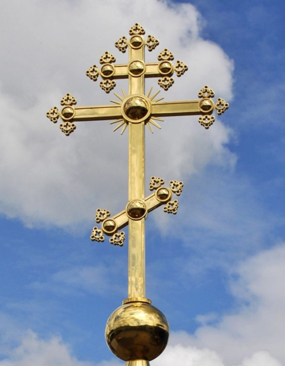 Православный накупольный крест