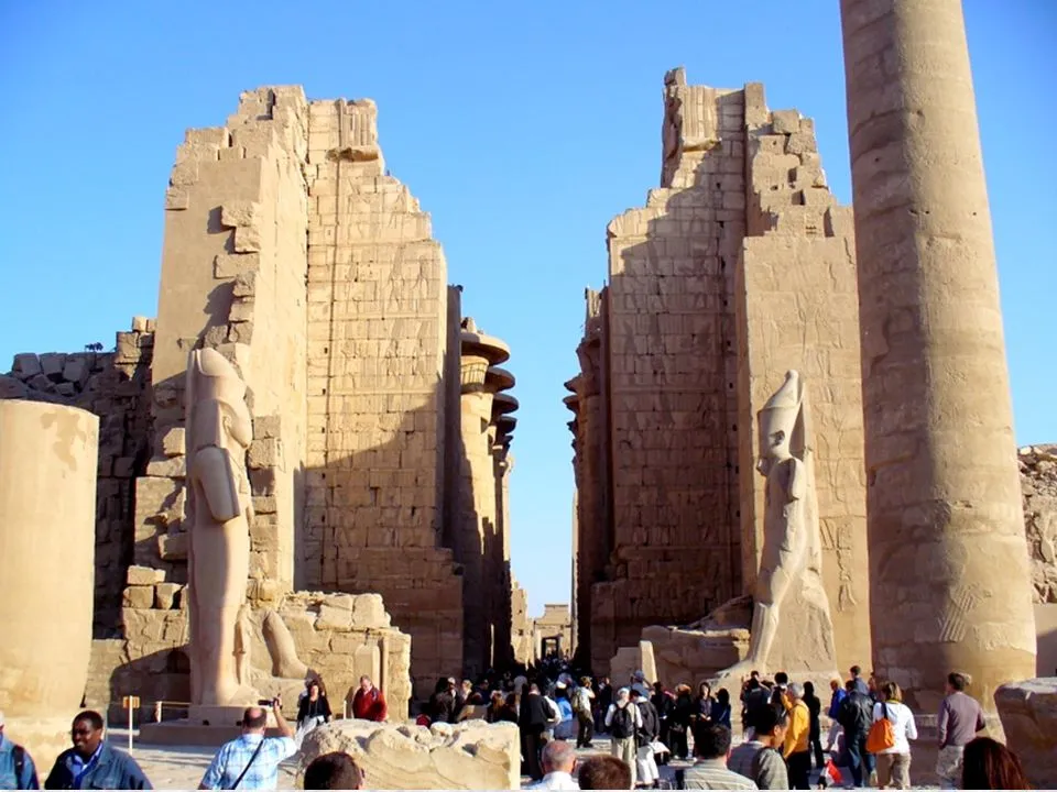 Карнакский храм египет вид снаружи