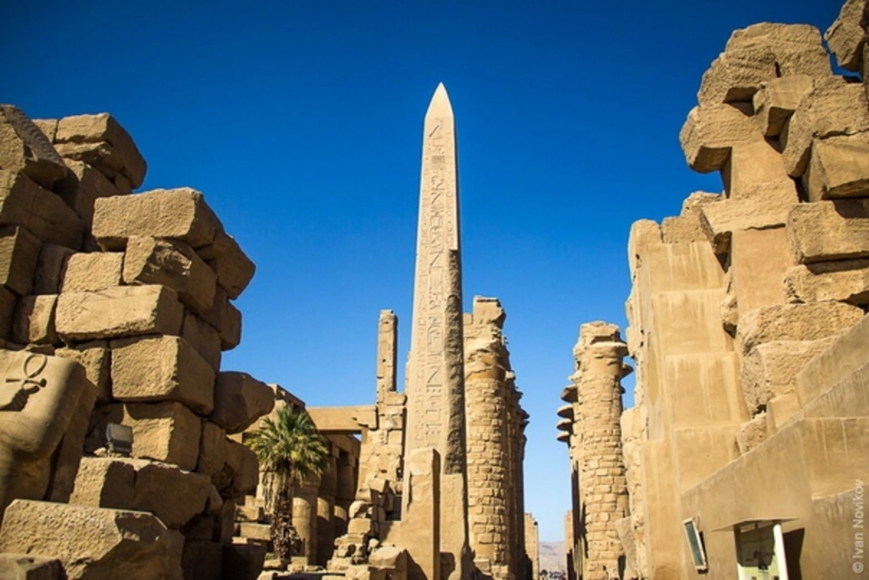 Луксорский храм египет обелиск