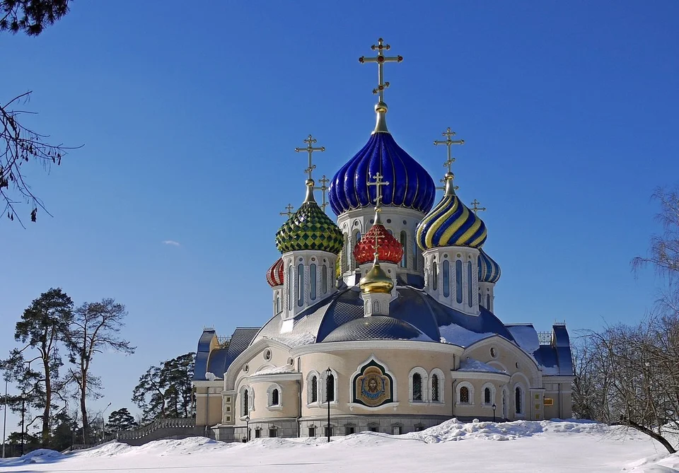 Красивый православный храм