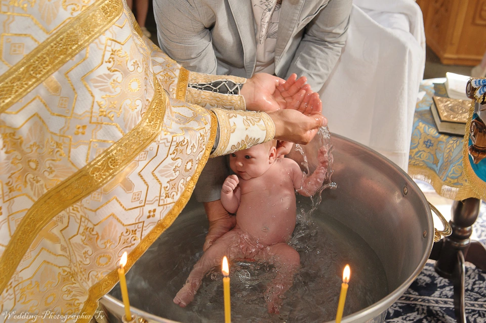 Новорожденная девочка крещение