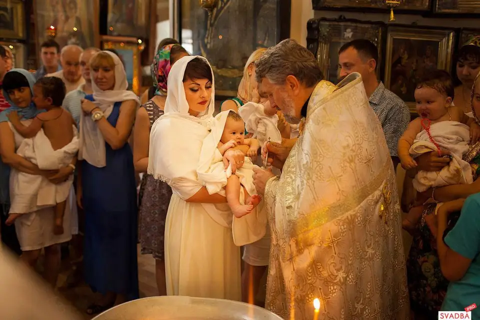 Крещение новорожденных в храме петра и павла в ясенево