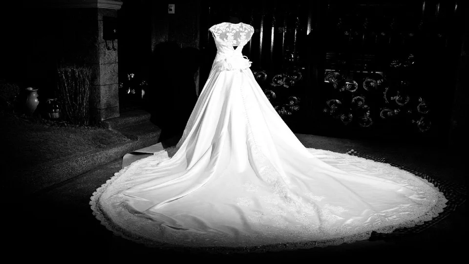 Вечернее свадебное платье