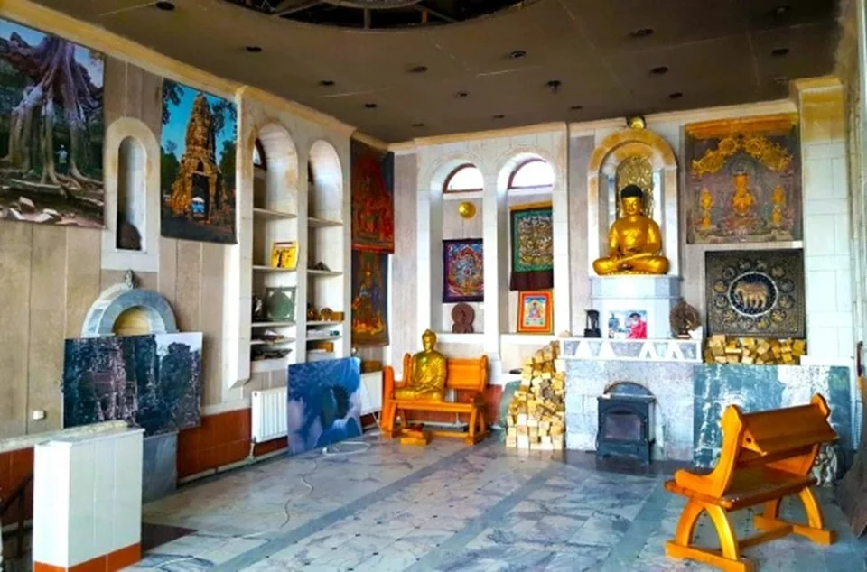 Храм всех религий буддийский зал