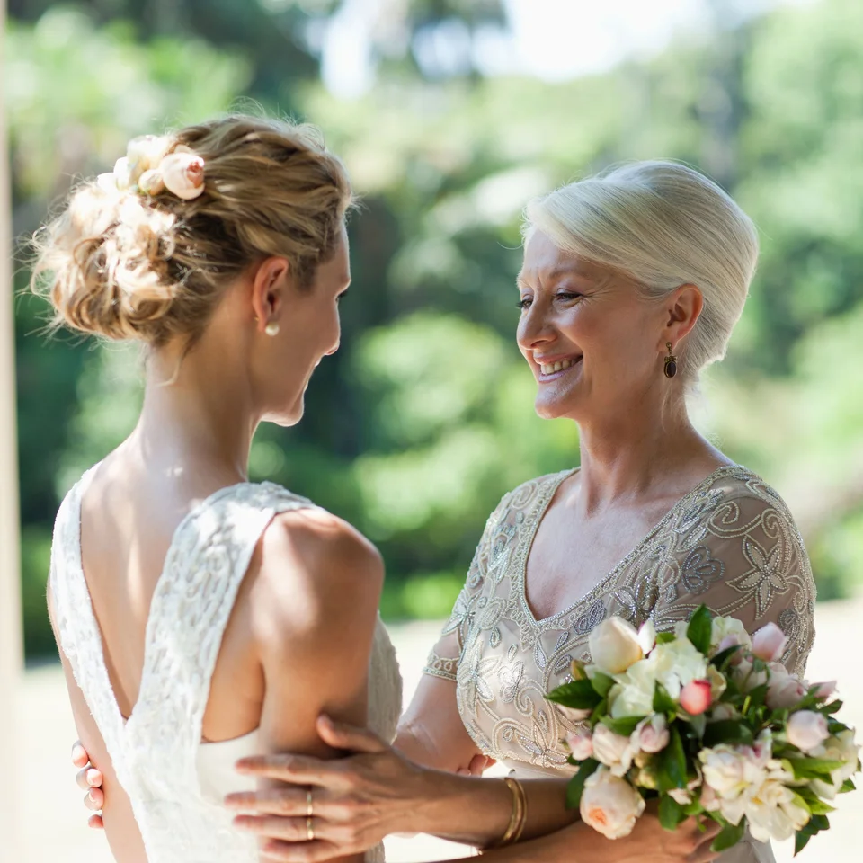 Свадебные прически для мамы невесты