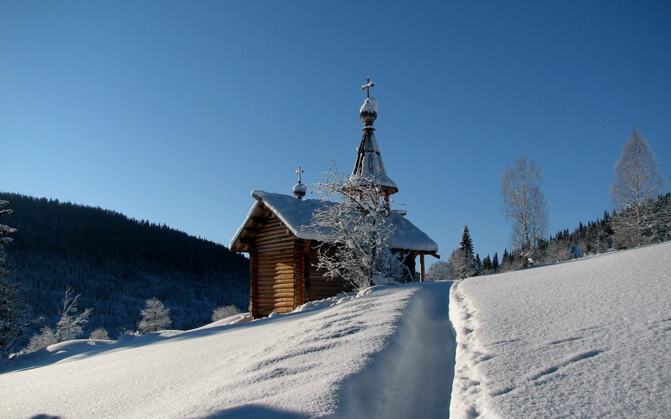 Церковь зима