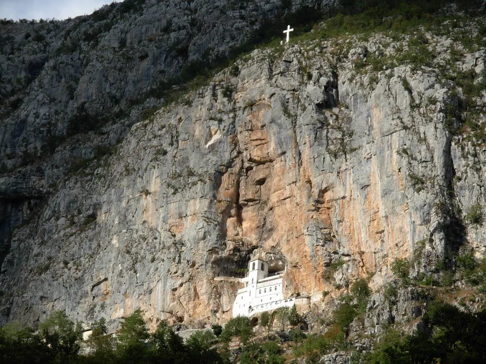 Черногорье монастырь в горе
