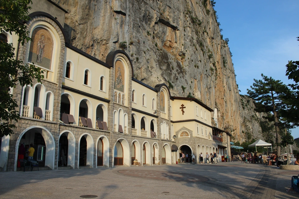 Горный монастырь в черногории