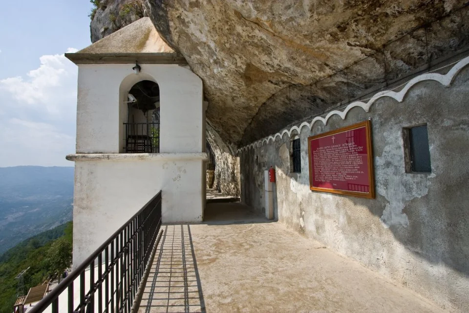 Свято успенский мужской монастырь бахчисарай