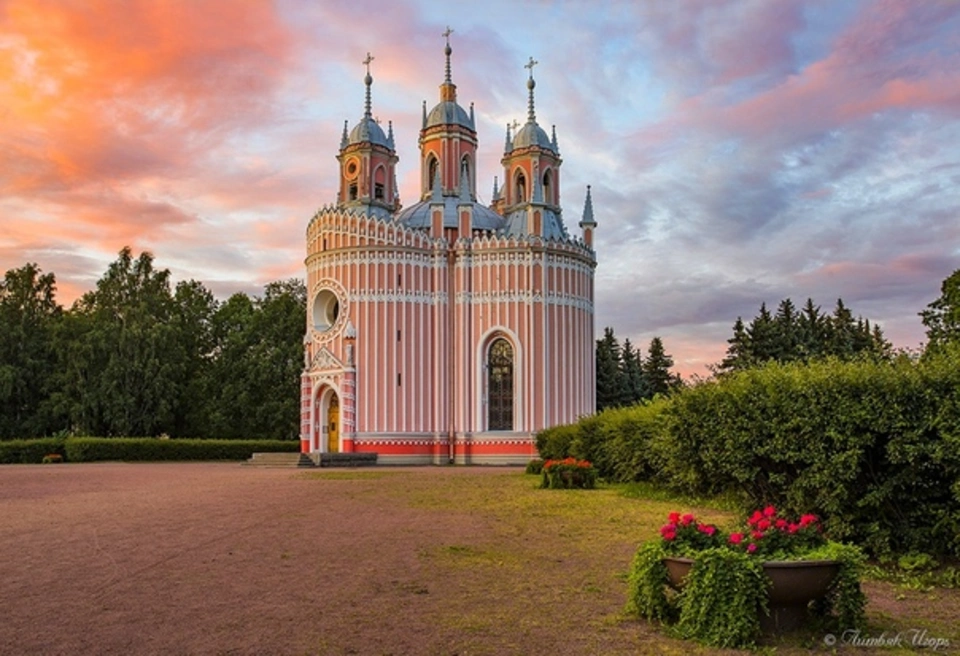 Чесменская церковь и дворец в петербурге