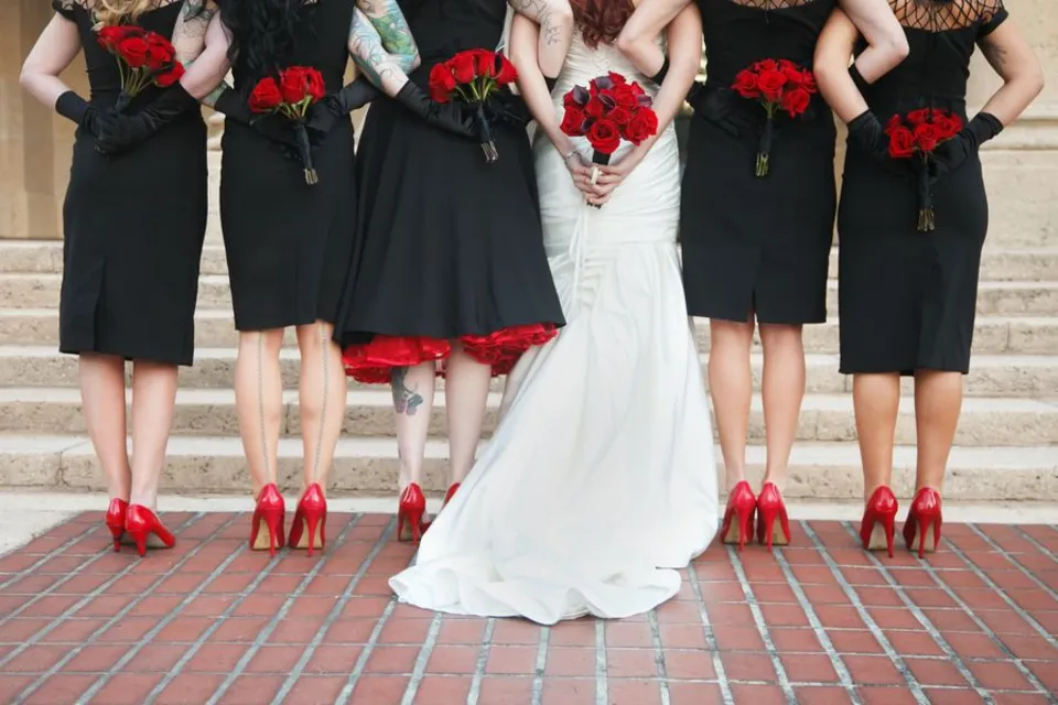 Красно черная свадьба
