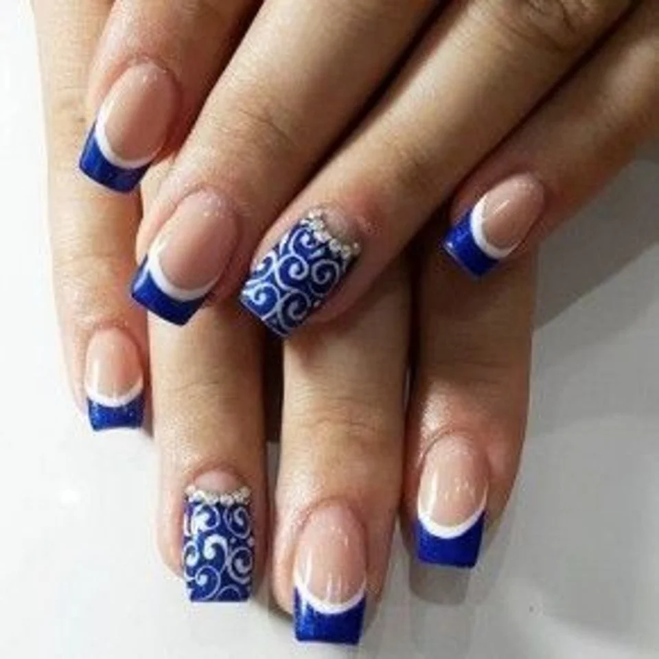 Дизайн ногтей синий френч