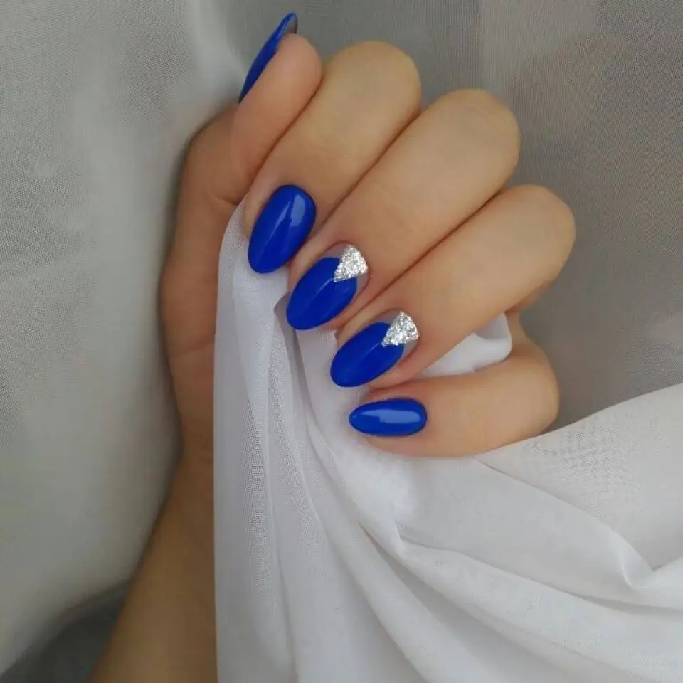 Ногти синего цвета