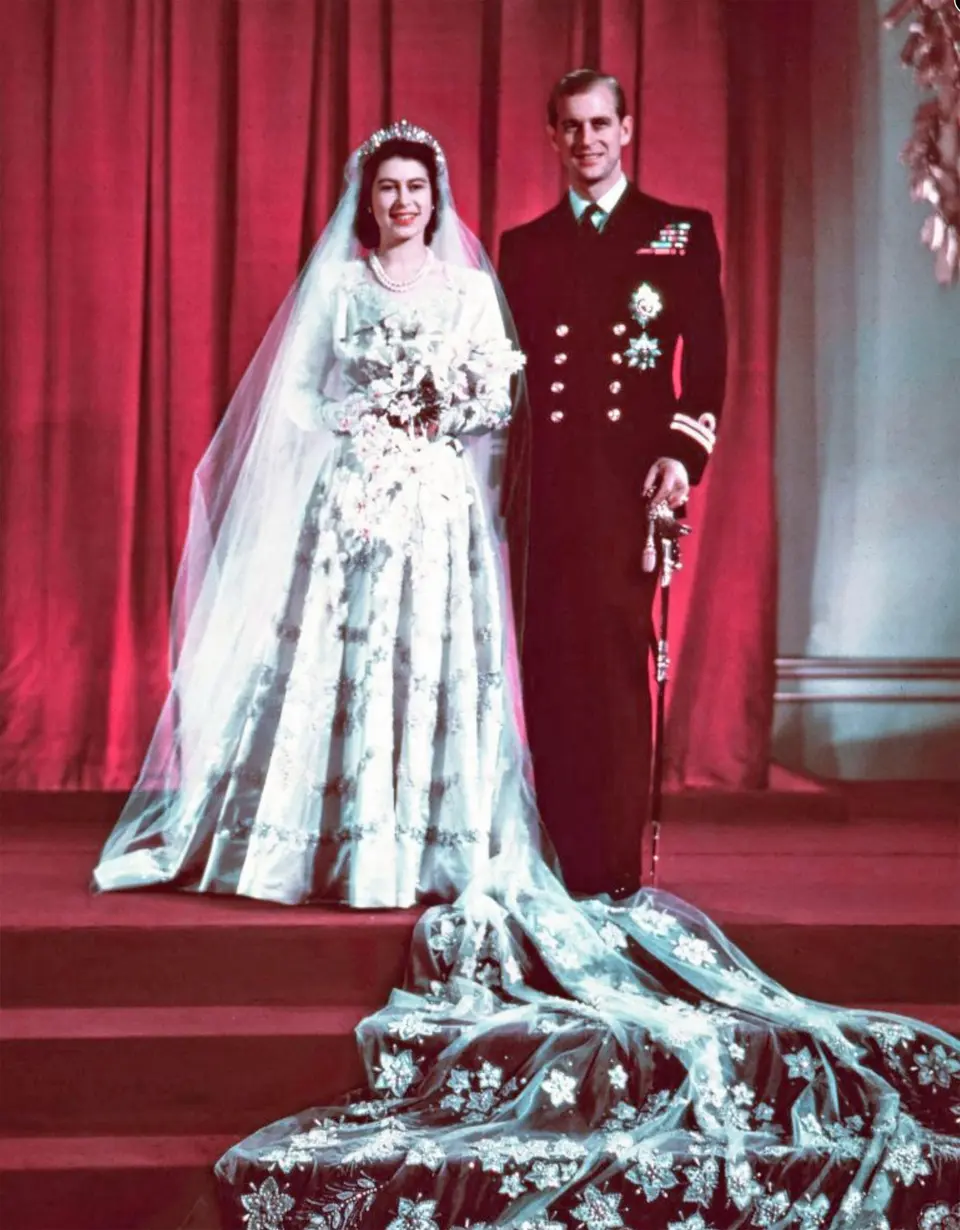 Свадебное платье королевы