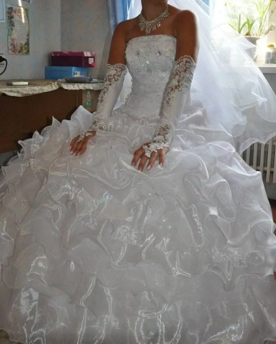 Свадебное платье пышное с камнями