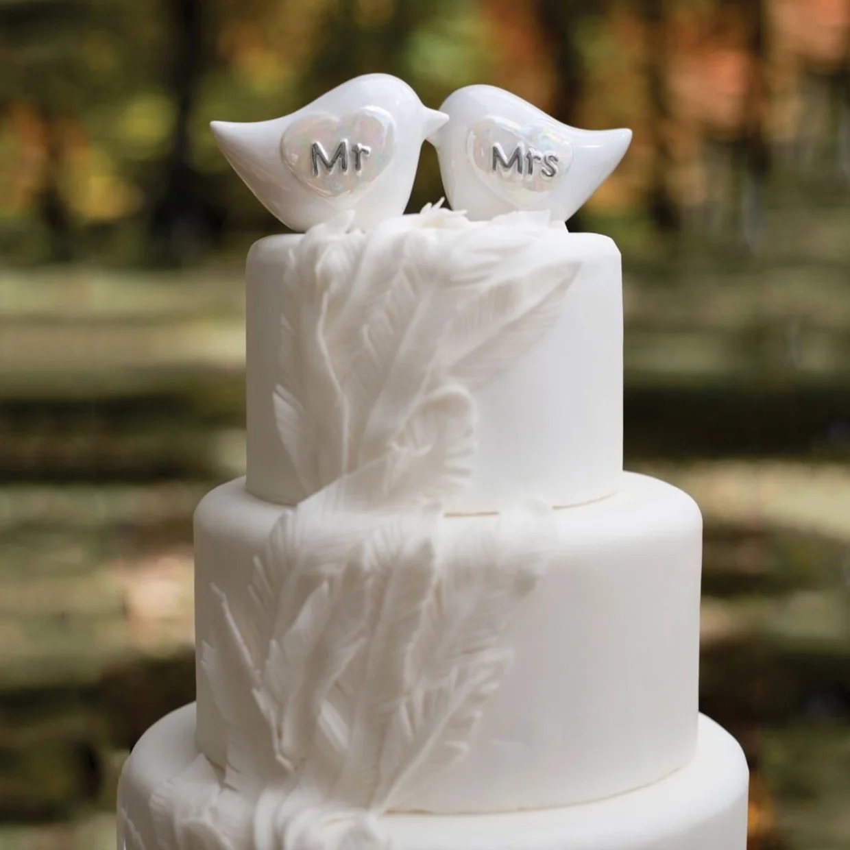 Торт на свадьбу с лебедями