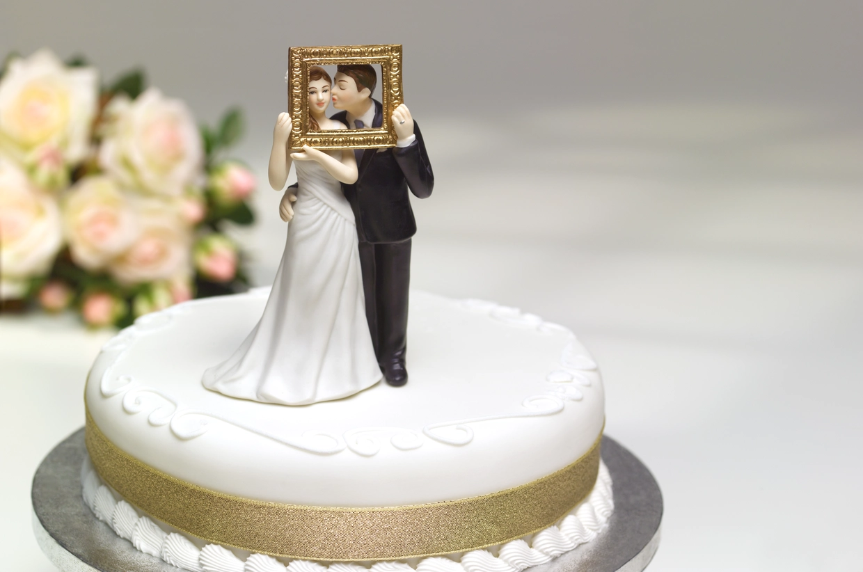 Свадебный торт 2021 с женихом и невестой