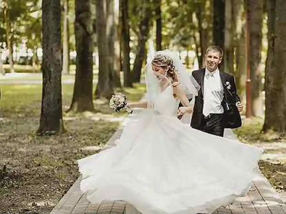Идеи для свадебной фотосессии в парке