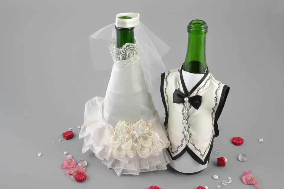 Наряд для свадебных бутылок