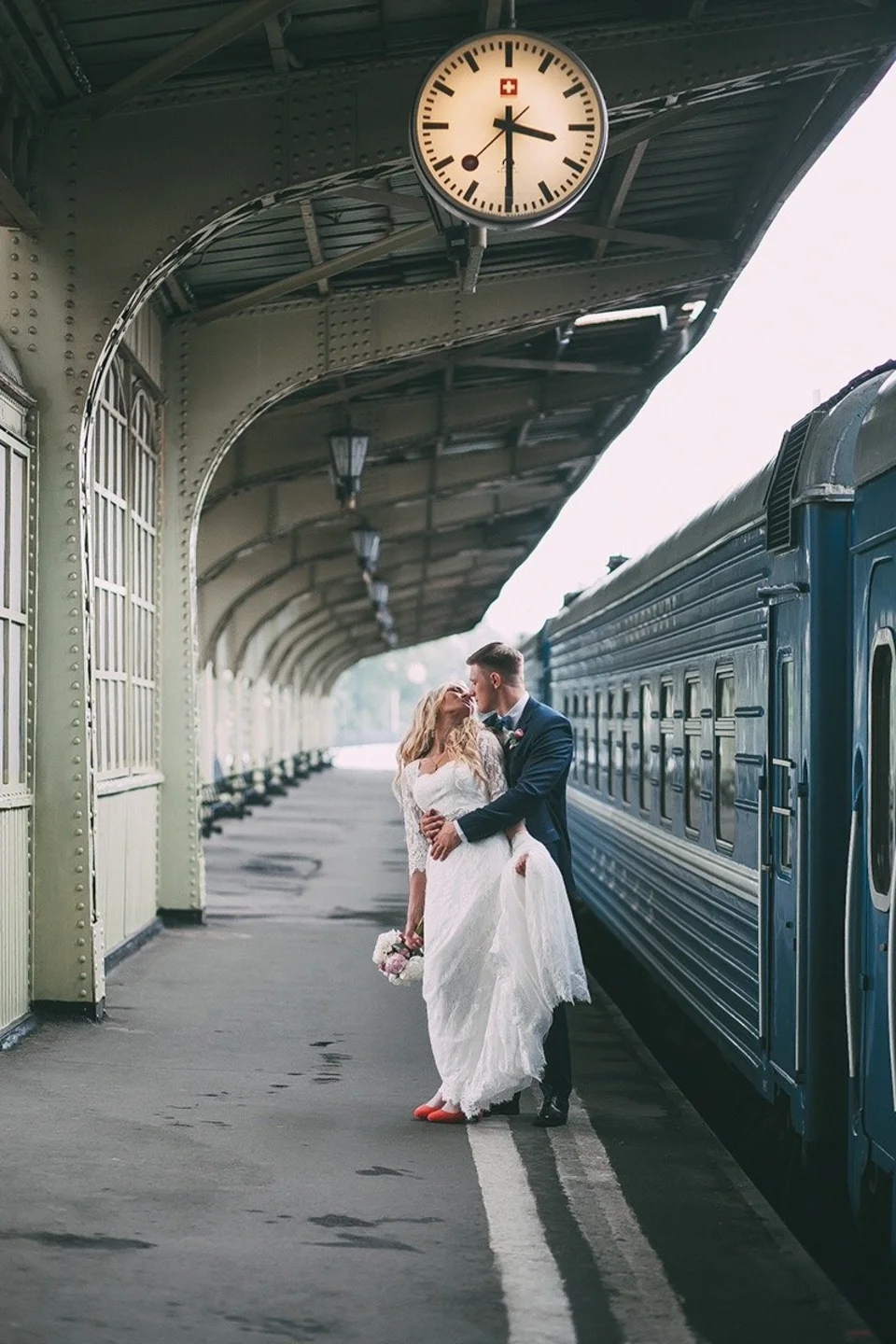 Витебский вокзал свадебная фотосессия
