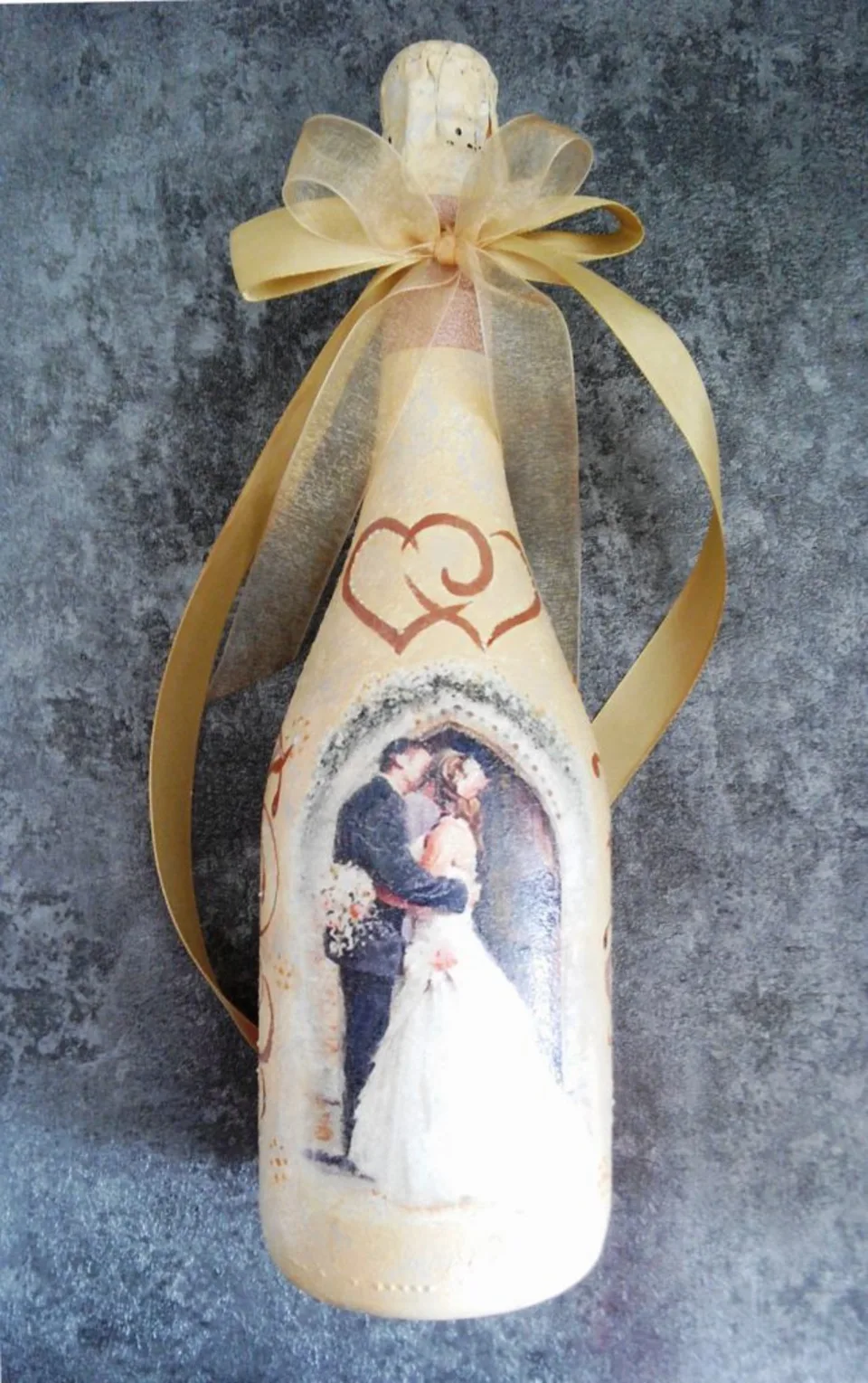 Бутылка шампанского на свадьбу в подарок декупаж