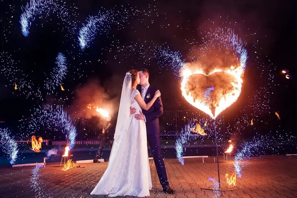 Фонтаны на свадьбу огненные