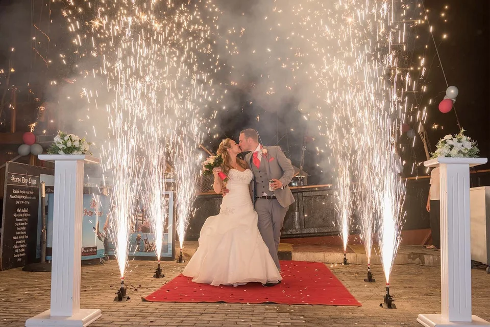 Фейерверк фонтан на свадьбу
