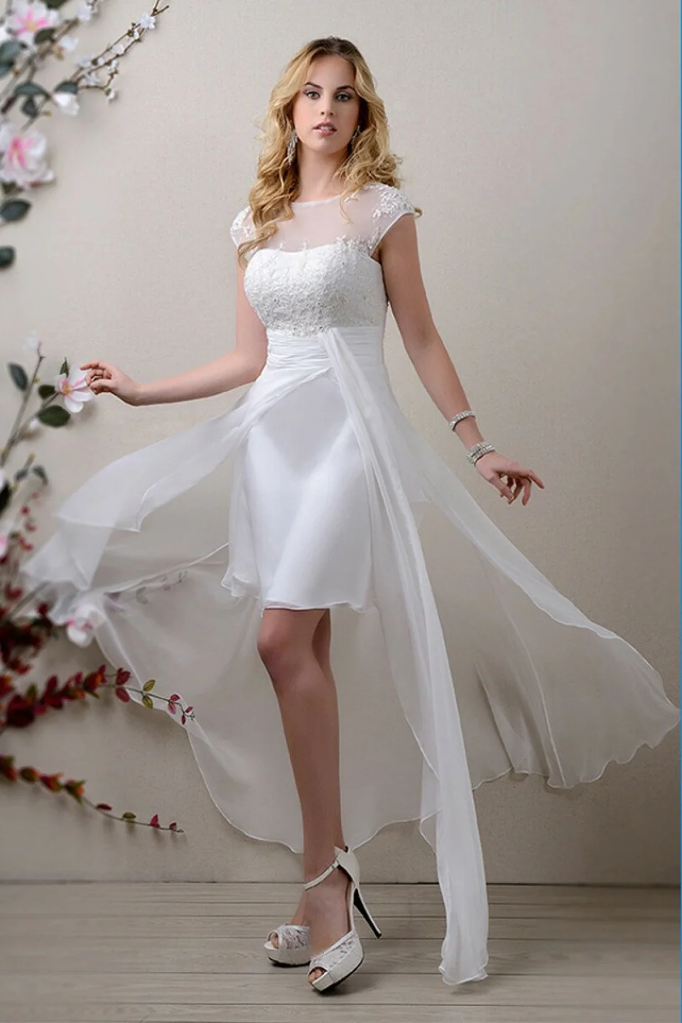 Легкое свадебное платье
