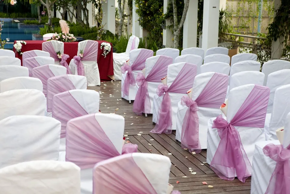 Банты на стулья на свадьбу