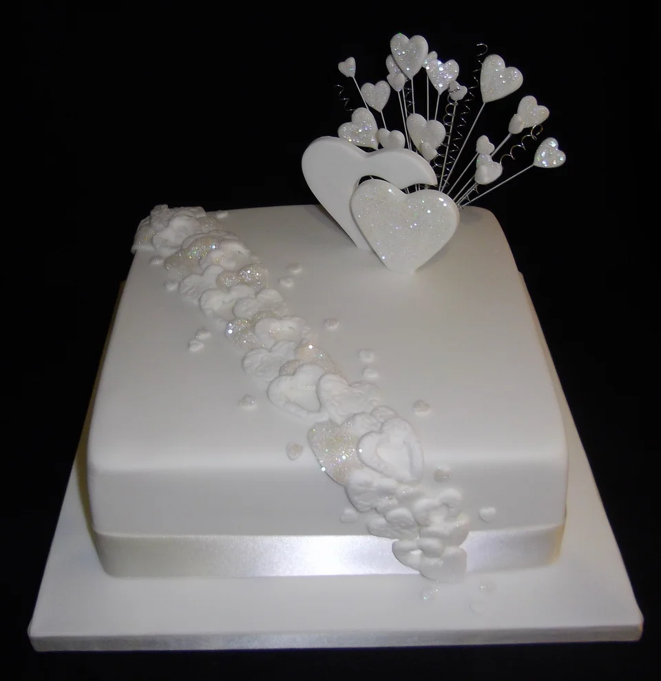 Прямоугольный свадебный торт одноярусный