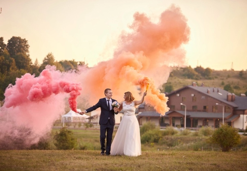 Цветной дым для фотосессии свадьбы