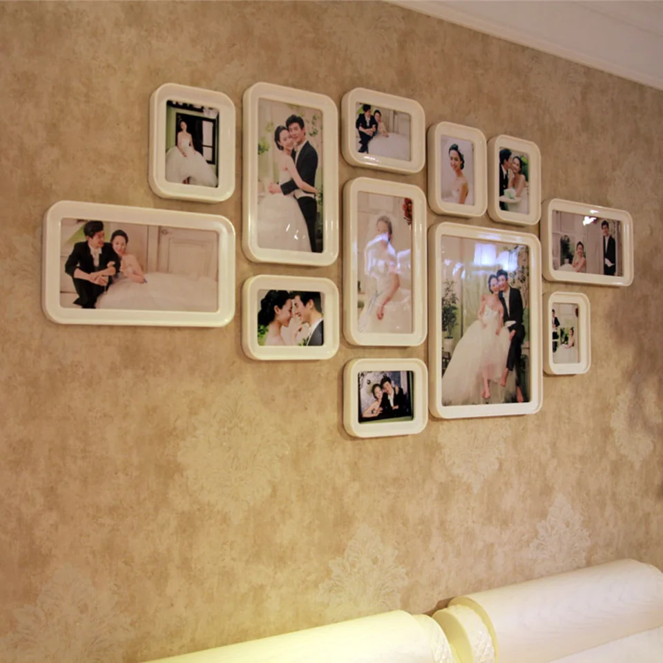 Свадебные фотографии на стене