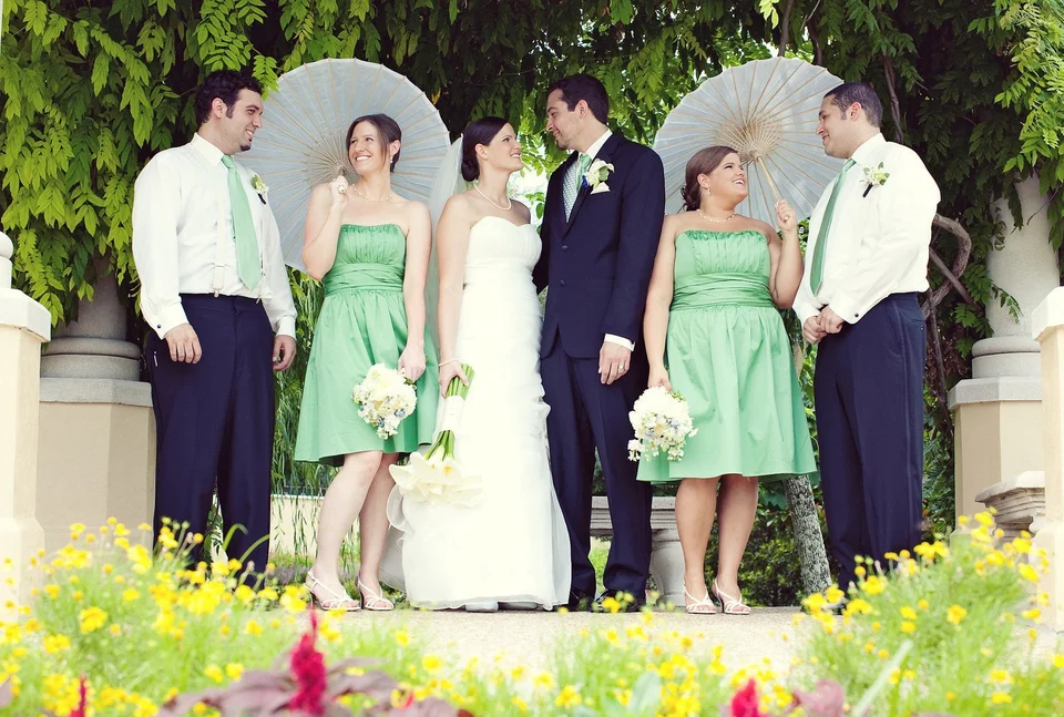 Стиль гринери свадьбы наряды цвета