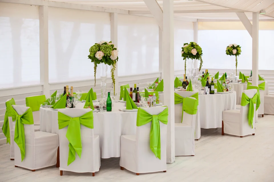 Свадебный зал в салатовом цвете