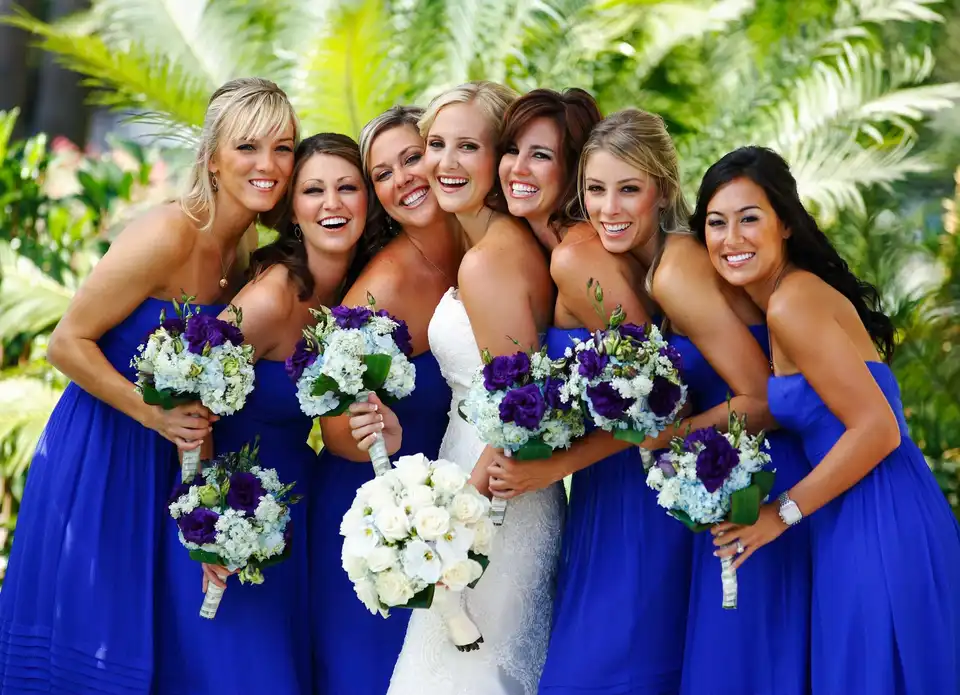 Платье на свадьбу для подружки невесты бело-синее