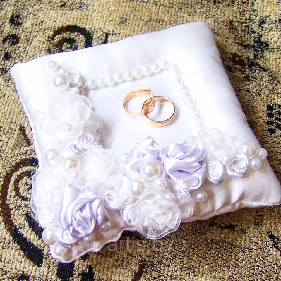Подушка для колец на свадьбу
