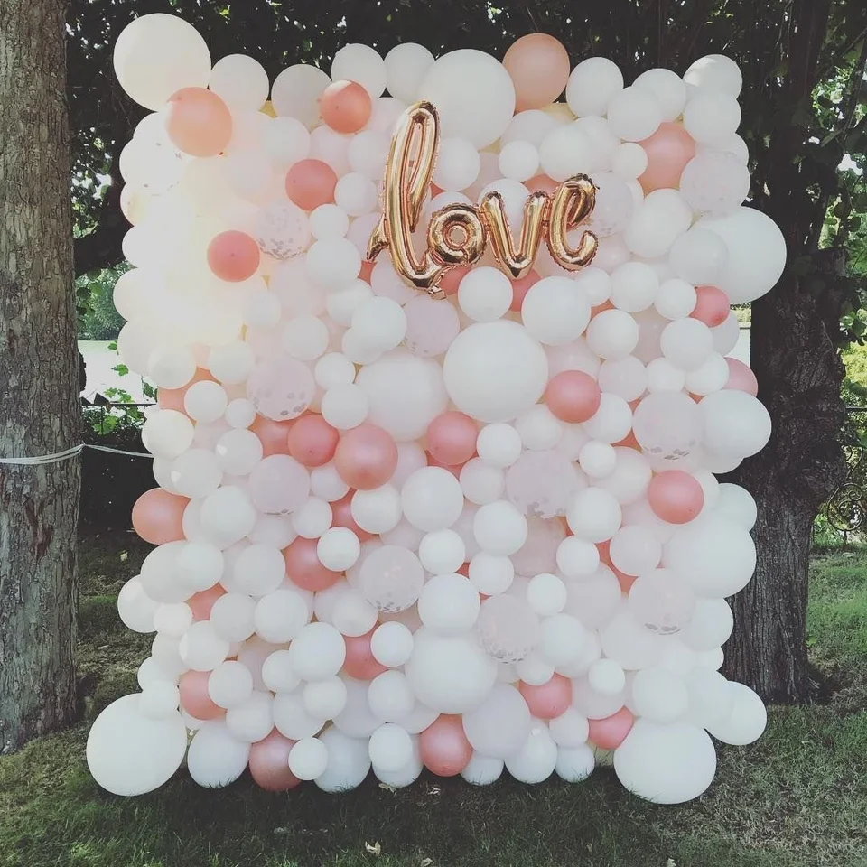 Фотозона из шаров на свадьбу