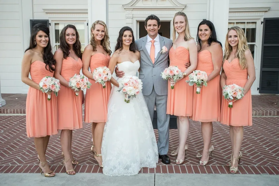 Свадебное платье персикового цвета