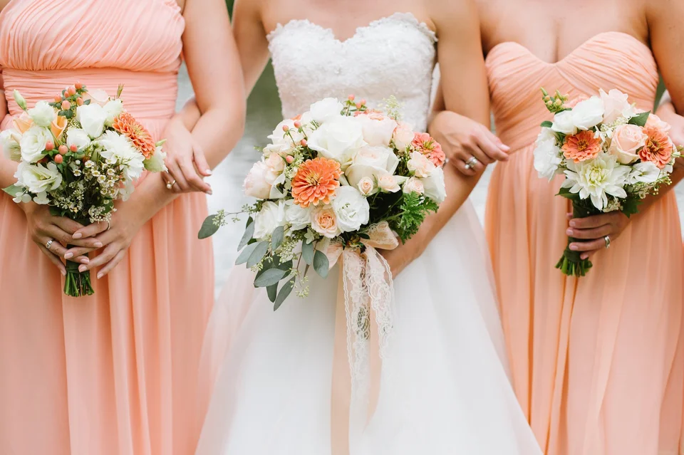 Букет невесты персикового цвета