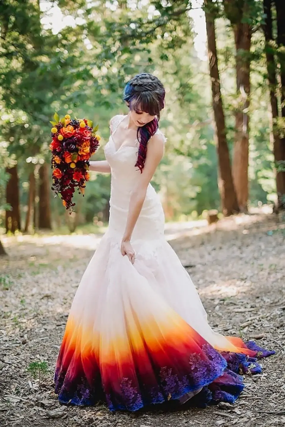 Разноцветные свадебные платья