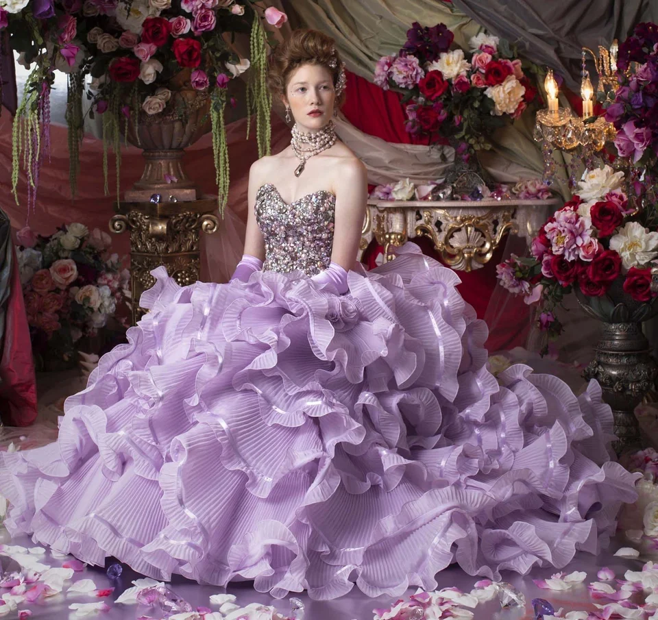 Свадебное платье лилового цвета