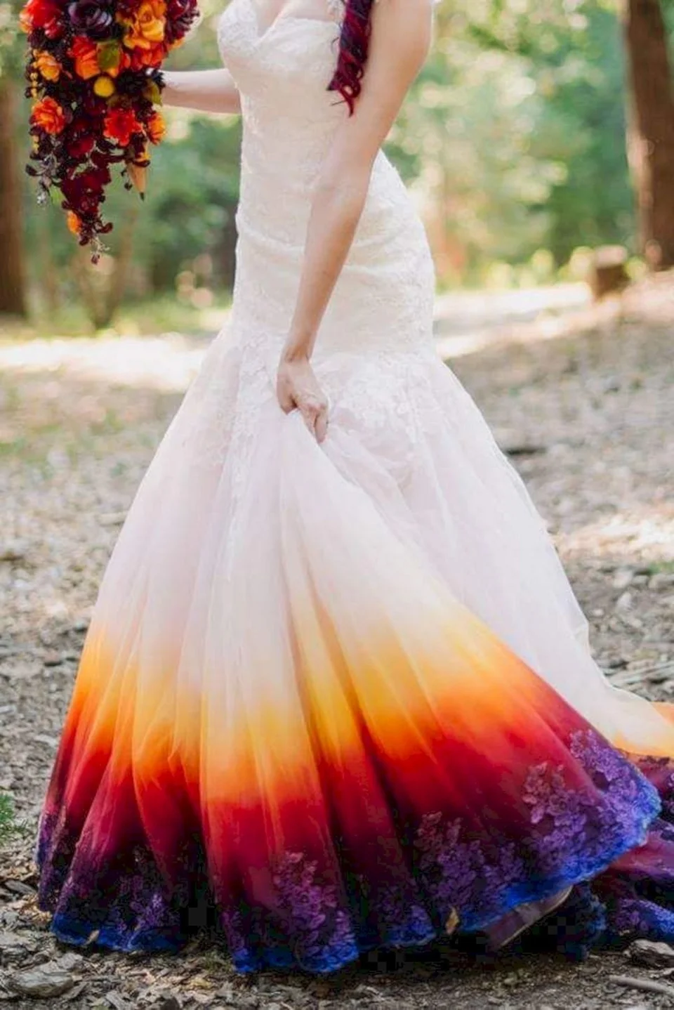 Необычные свадебные платья разноцветные