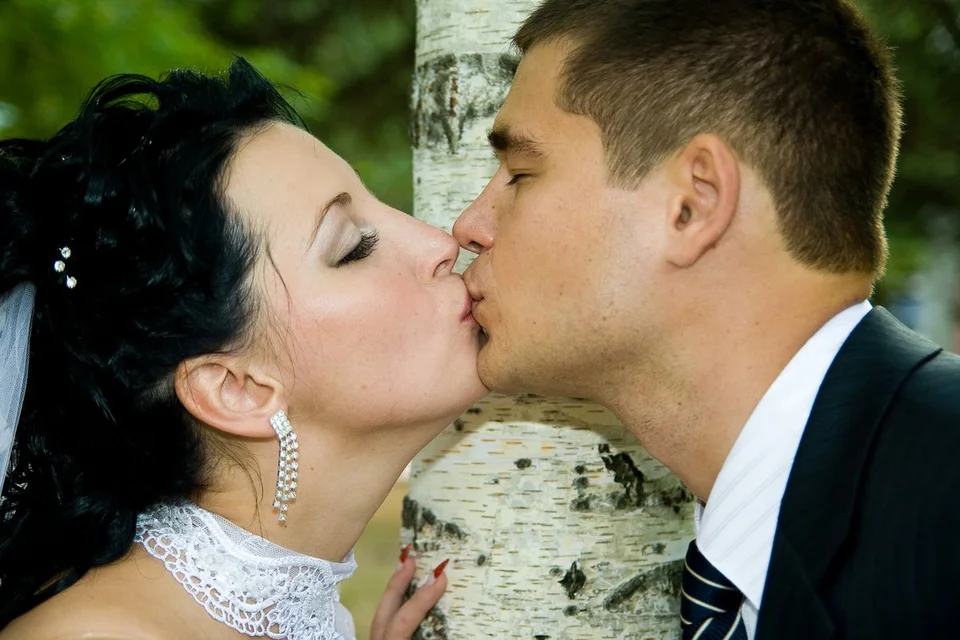 Поцелуй невесту